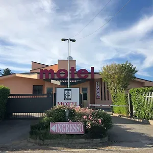 Regal 4*, Vermezzo Italia